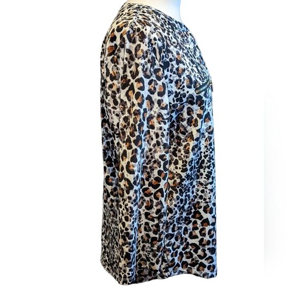 Nanette Lepore Large Leopard Print Blouse Zipper Detail - Picture 3 of 5
